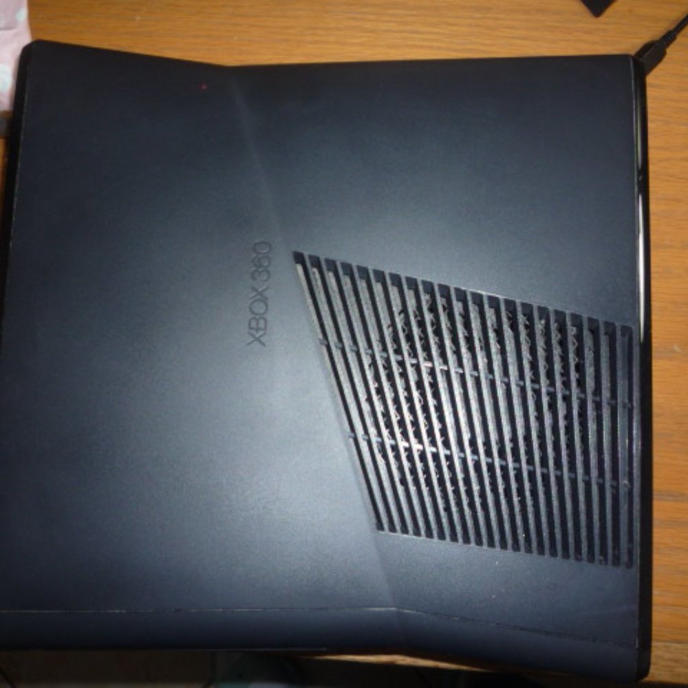Xbox console - Picture 2 of 9